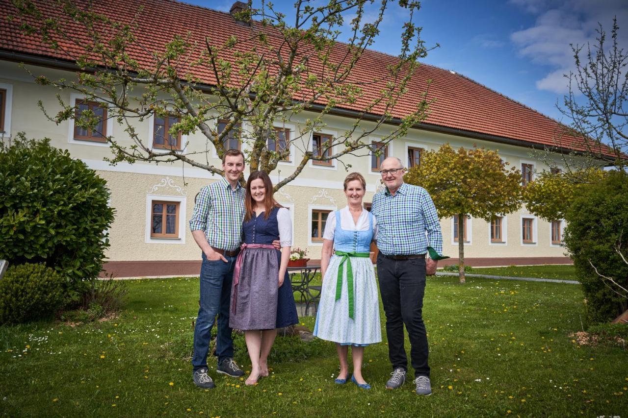 Hochhubergut Villa Aschach an der Steyr Buitenkant foto